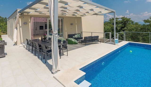 Beautiful and modern villa with pool for 9 people near Motovun