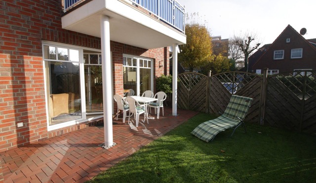 beautiful apartment with garden near the beach