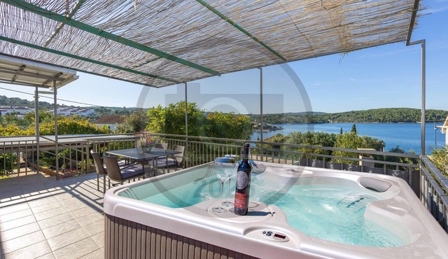 Beautiful apartment in Necujam