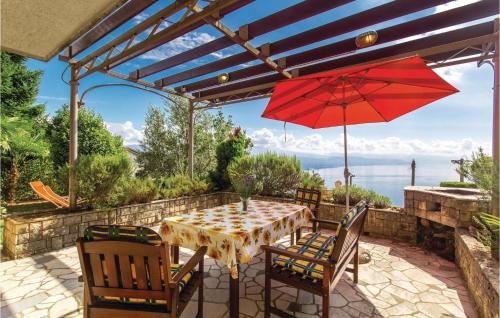 Beautiful Apartment In Kolavici