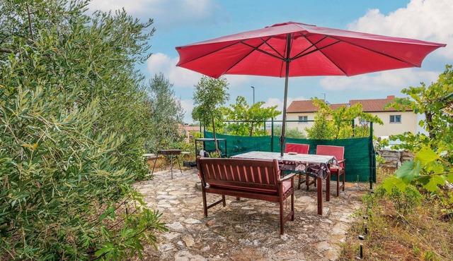 Beautiful apartment in Pula with WiFi