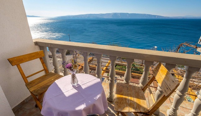 Beautiful apartment in Senj with house sea view