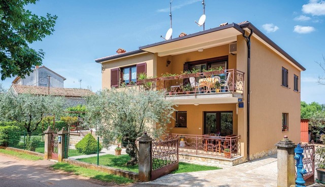 Beautiful apartment in Umag with WiFi