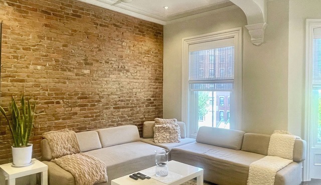 Beautiful Boston Brownstone!