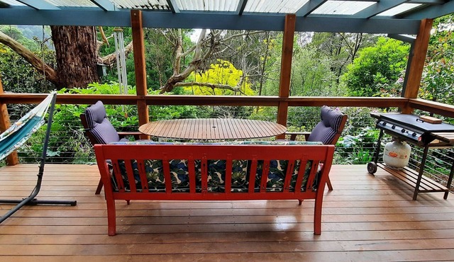 Beautiful guesthouse in secluded valley. Kids and pet friendly.