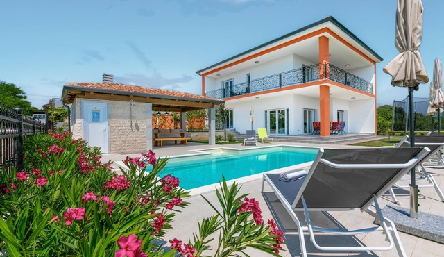 Beautiful home in Buje