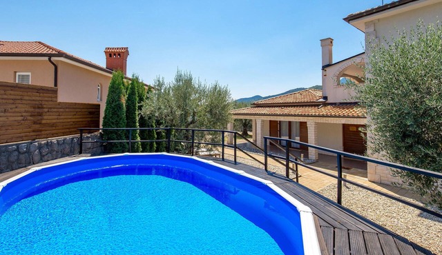 Beautiful home in Veprinac with house sea view
