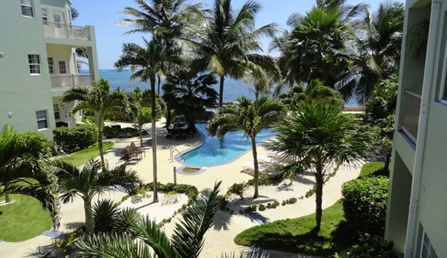Beautiful Ocean View Condo with two bedrooms - Gold Standard Approved