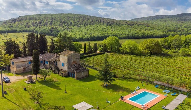 Beautiful private villa with WIFI, private pool, TV, patio, pets allowed and panoramic view