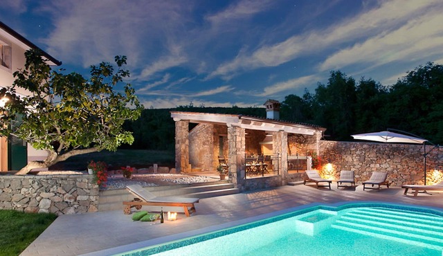 Beautiful private villa with private pool, WIFI, A/C, TV, terrace, pets allowed and parking