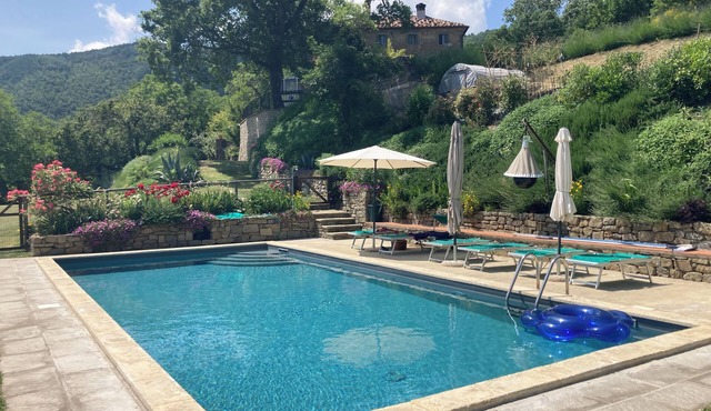 beautiful tuscan villa with pool, ideal for groups