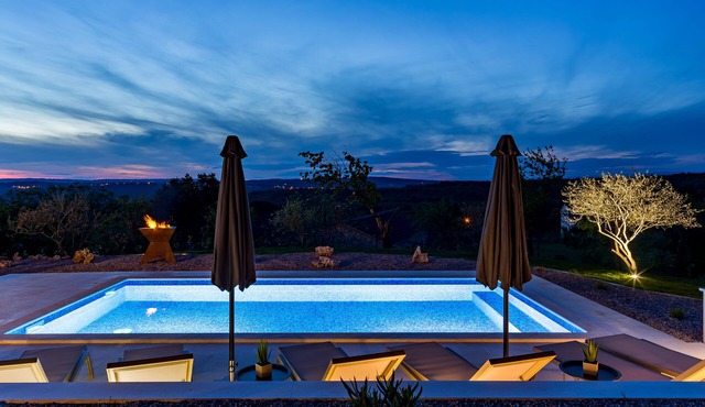 Beautiful Villa Calla with pool