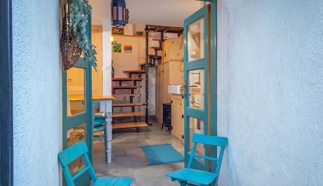 Beautiful villa for 4 guests with WIFI, A/C and balcony