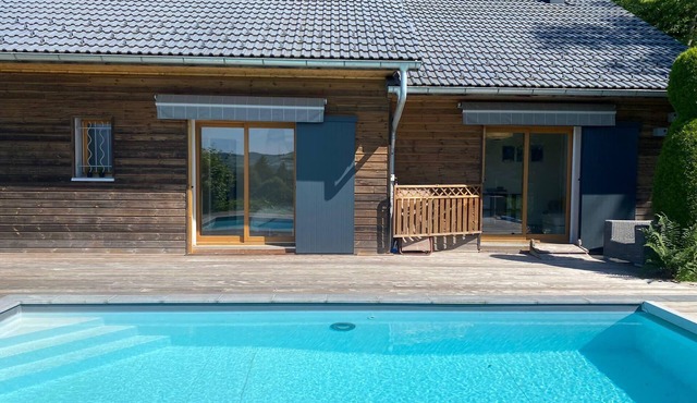 Beautiful Villa with Pool and Lake View