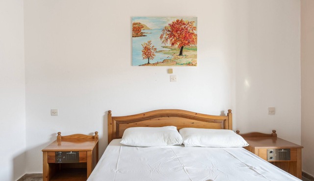 Bed and Breakfast 'Double Room No 8' with Sea View, Wi-Fi and Air Conditioning