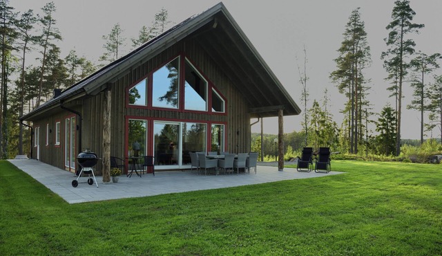 Berget Lövanäs 2, Newly built modern house in secluded location with own jetty and boat