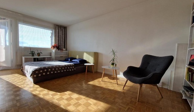 Big room with balcony in a shared apartment in the center of Kerava