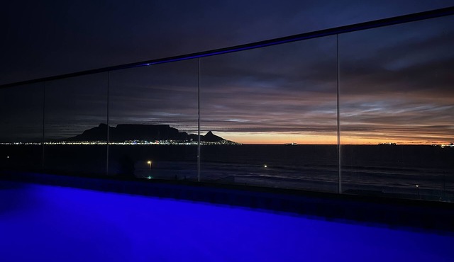 Bloubergstrand Penthouse Style apartment, private pool and fantastic views