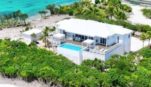 Brand New - Luxury 4-bedroom house with Pool in Great Guana Cay - South End