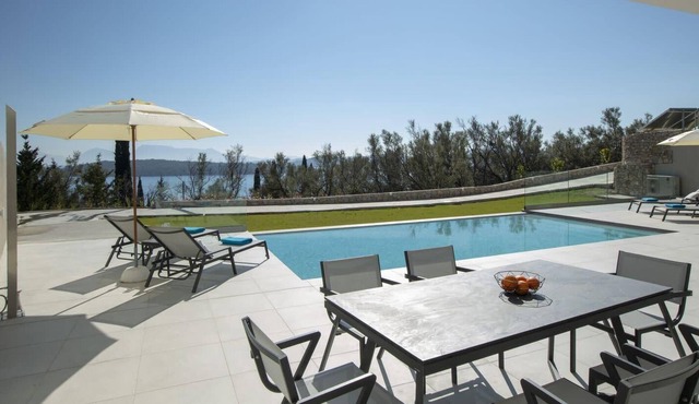 Brand new Villa Gaia close to beach & Nidri