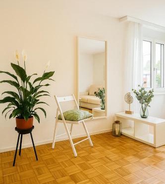 Bright furnished Studio with workspace and garden area near Zurich