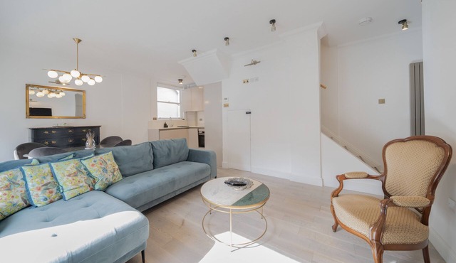 Bright, modern and spacious apartment