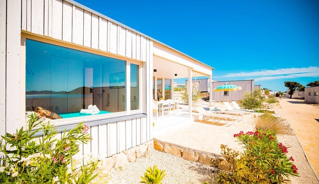 BUQEZ ECO RESORT - Villa 12 - direct at sea