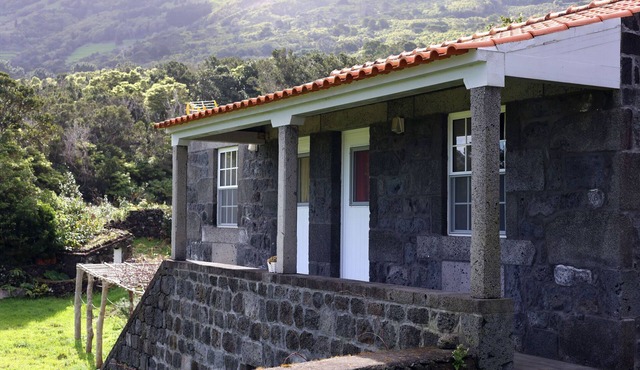 Cozy Semi-Detached Holiday House