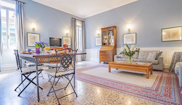 Ca' Grassi 1 Venetian Apartment