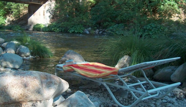 Cabin on Upper Sacramento River - River Access and Beach