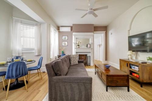 Calvert Cottage - Sleeps 12, THREE Units In Central Adams Morgan