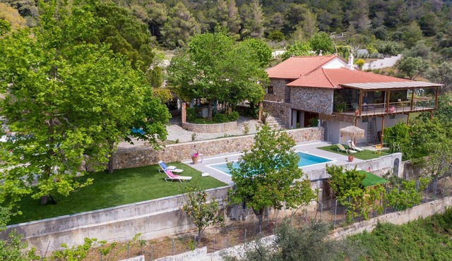 Calypso Villa With Jacuzzi Pool & Sea View