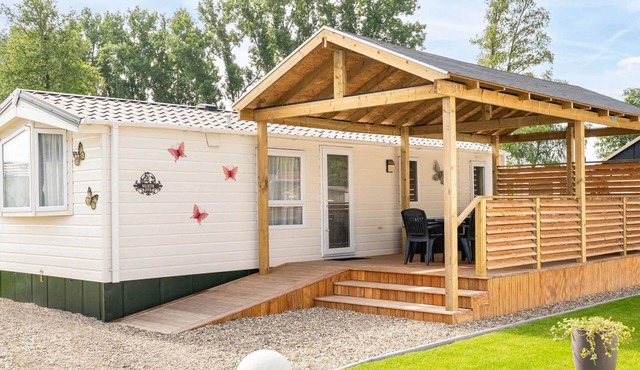 Camping Papillon Kinrooi – 113 by Interhome