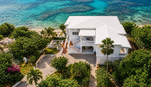 Caribbean Rhapsody Oceanfront Villa with Amazing Snorkeling!