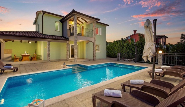 Casa Aurelia a pet-friendly retreat with Wallbox