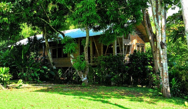 Casa Linda, Bamboo Rainforest Beach House