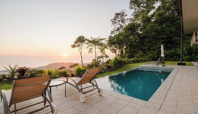 Casa Montaña - Majestic Ocean Views at Dominical Hills