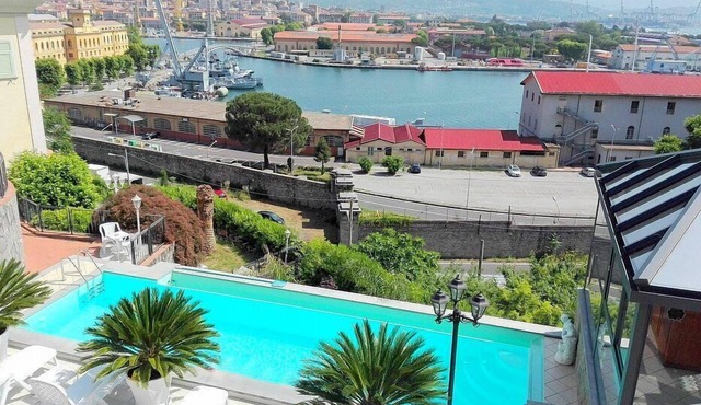 Casa Nuria D: A modern and graceful studio apartment which faces the sun and the sea, with Free WI-FI.