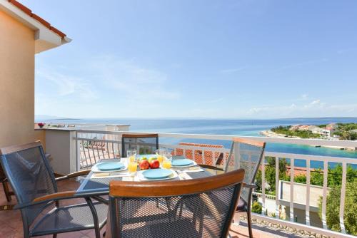 Cecilia Apartments - stunning sea views and relaxing Mediterranean getaway