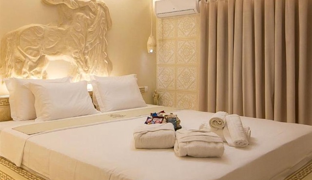 CENTAURIA Greek Luxury Suite 5' Port Gate 7-8 & Cruises Gate 11-12