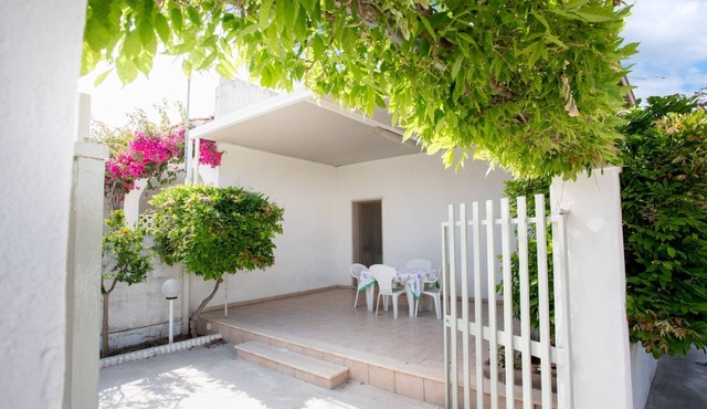 Central house 200 mt from the beach (TL57)
