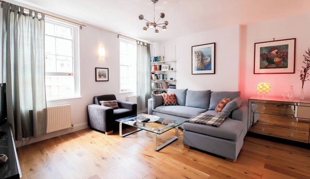 Central London 1-bed near Regents Park