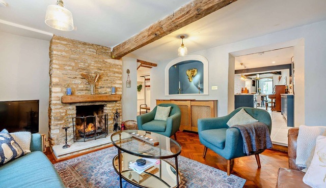 Characterful family friendly Cottage - Elephant Cottage