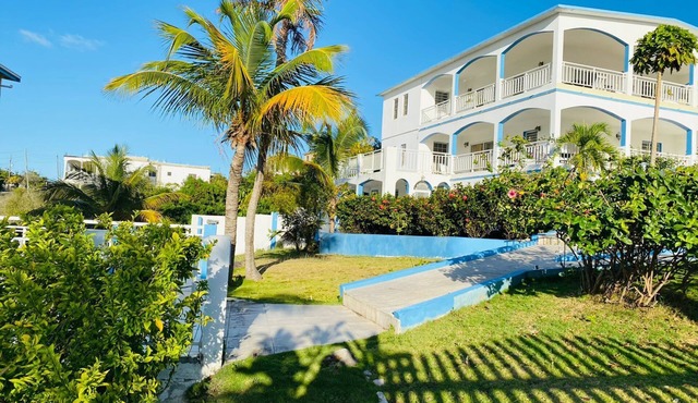 Charming 1-bedroom villa in wonderful South Hill with AC, WiFi
