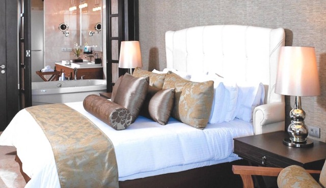 Charming 2-bedroom resort with AC, fitness room at Vidanta Cancun