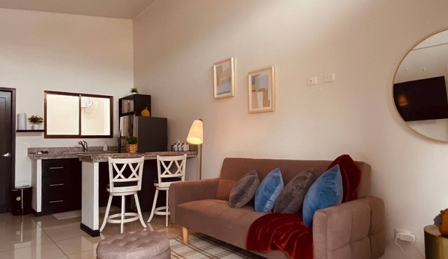 Charming 2-bedroom apartment in gorgeous Ciudad Quesada with WiFi, AC