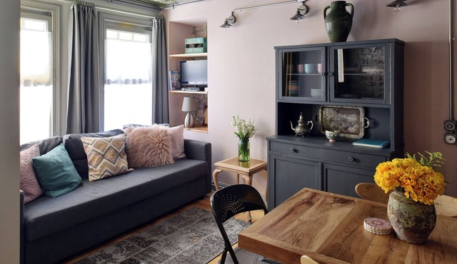 Charming 2-bedroom house with WiFi and AC in vibrant Istanbul