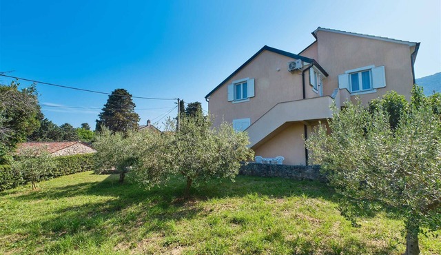 Charming 2-Bedrooms Apartment in Nerezine