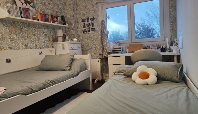 Charming 4-bedroom chalet with WiFi, swimming pool and gim in Poboa, Spain