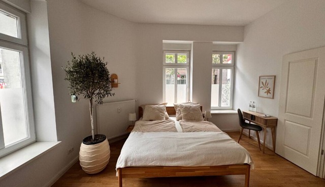 Charming Old Building Apartment in Friedrichshain – Westwing Design & Central